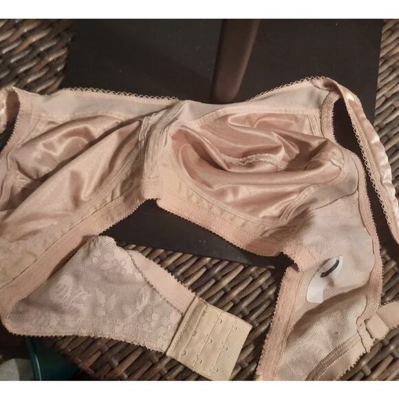 Playtex 18-Hour Wireless Bra 4693 Sz 38C Ultimate Shoulder Comfort 4-Way Support - Picture 3 of 10